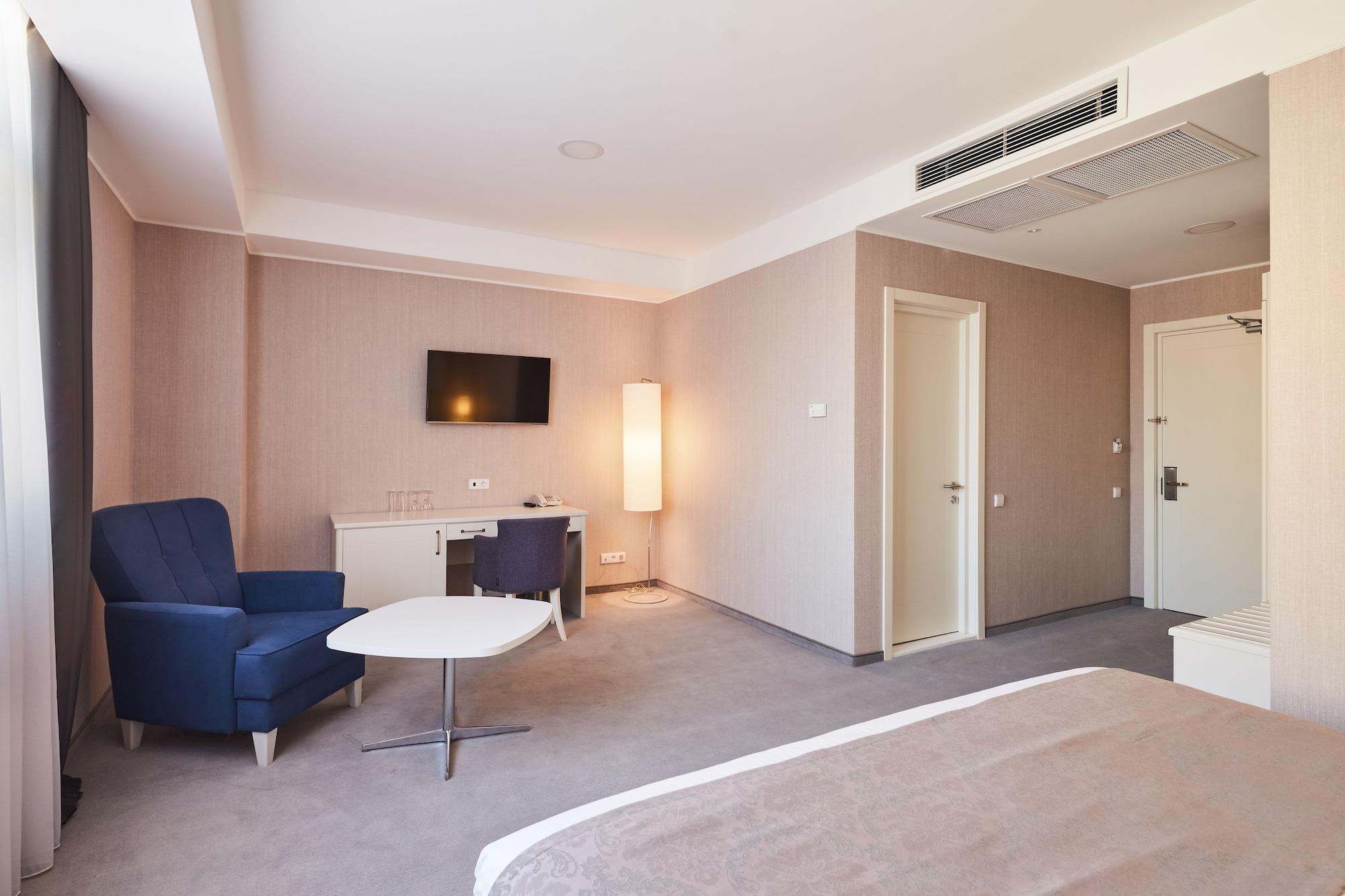 Gallery Palace Hotel Tbilisi Exterior photo