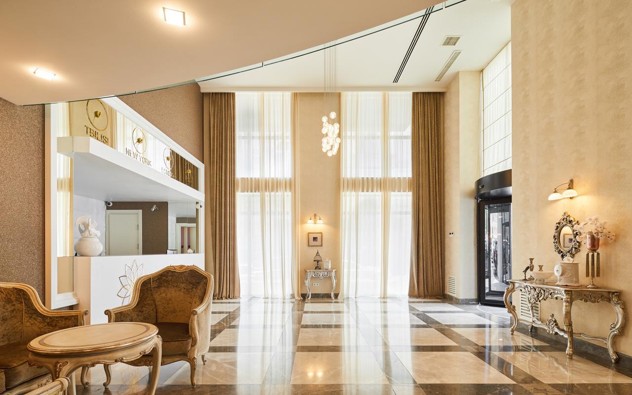 Gallery Palace Hotel Tbilisi Exterior photo